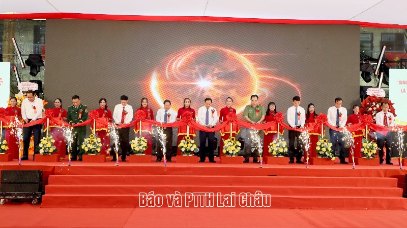 Bí thư Tỉnh uỷ Lê Minh Ngân dự Lễ khai giảng và khánh thành Trường Phổ thông nội trú Tiểu học và Trung học cơ sở Pa Tần