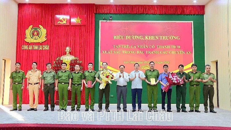Biểu dương, khen thưởng tập thể, cá nhân xuất sắc trong đấu tranh các chuyên án
