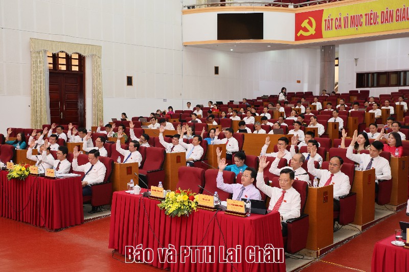 Thông qua 9 nghị quyết quan trọng, cấp thiết: Tạo động lực mới cho sự phát triển của tỉnh