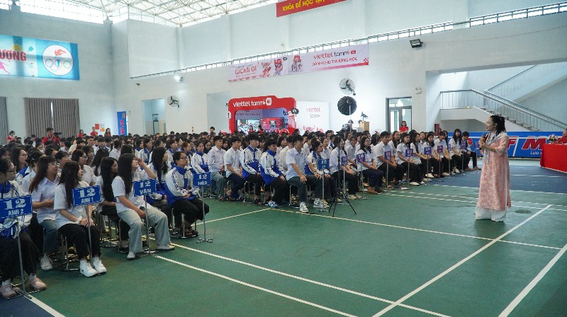 Hoạt động ngoại khóa “Công cha - Nghĩa mẹ - Ơn thầy” tại Trường THPT Chuyên Lê Quý Đôn