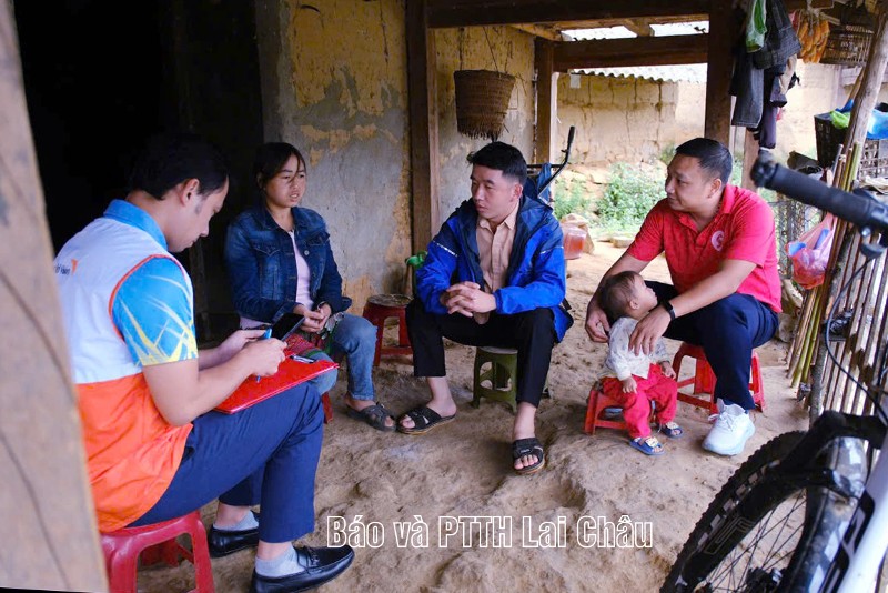Khảo sát hỗ trợ hộ dân bị ảnh hưởng do mưa lũ tại xã Sì Lở Lầu và Dào San