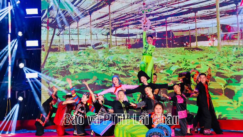 Chương trình nghệ thuật chào mừng thành công Hội thảo khoa học “Sâm Lai Châu - Tinh hoa đại ngàn Tây Bắc"