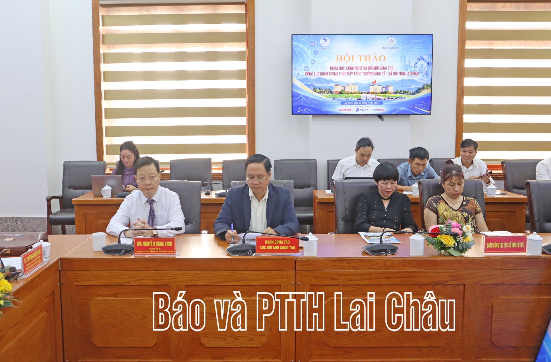 dự