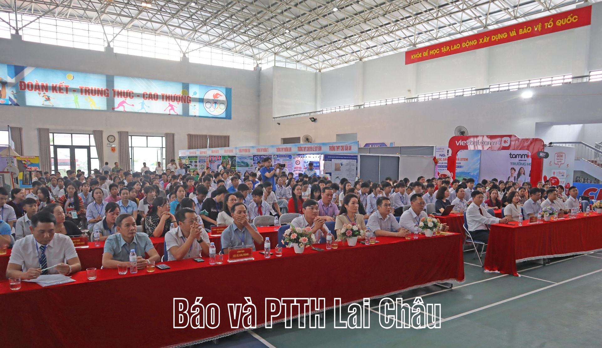 dự