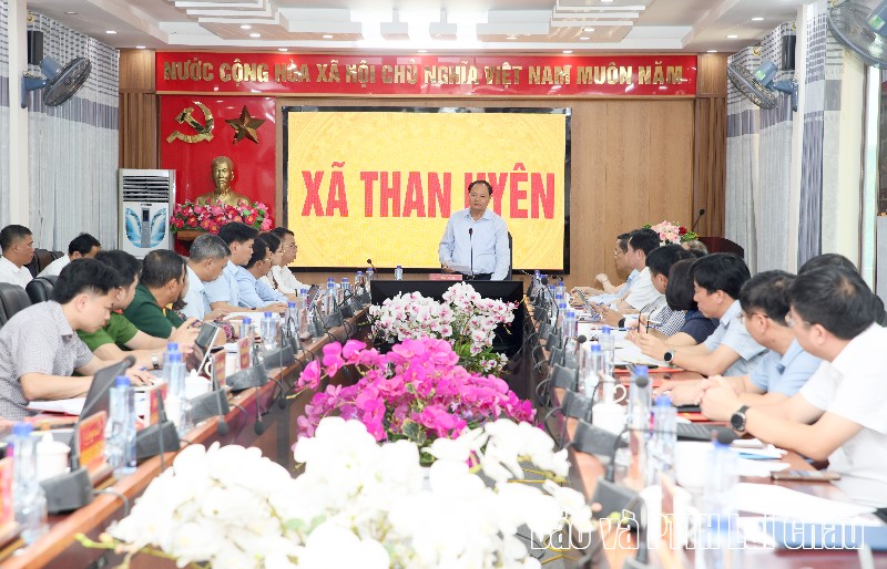 Ban Thường vụ Tỉnh uỷ làm việc tại xã Than Uyên