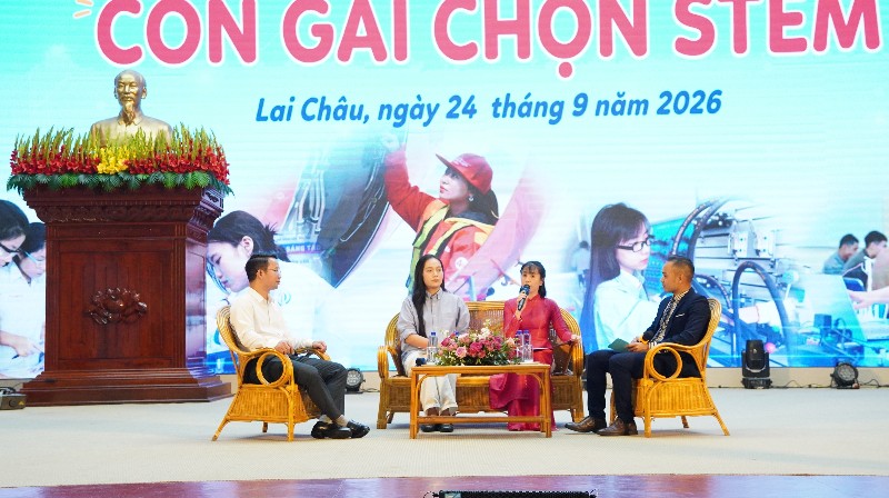 Chương trình truyền thông "Con gái chọn STEM"