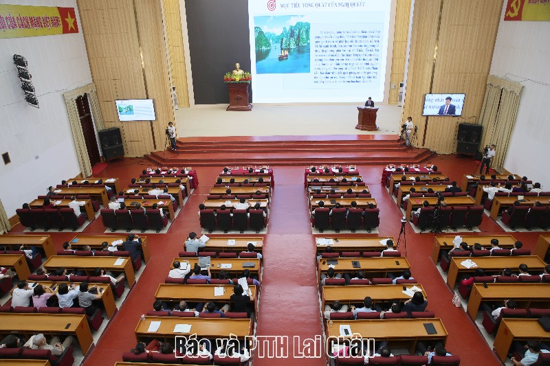 Hội nghị nghiên cứu, học tập, quán triệt và triển khai thực hiện một số nghị quyết, chỉ thị của Bộ Chính trị 