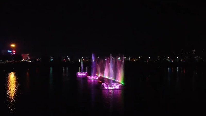 Trung tâm tỉnh Lai Châu lung linh, không khí rộn ràng Trung thu đông vui, check-in cực chill