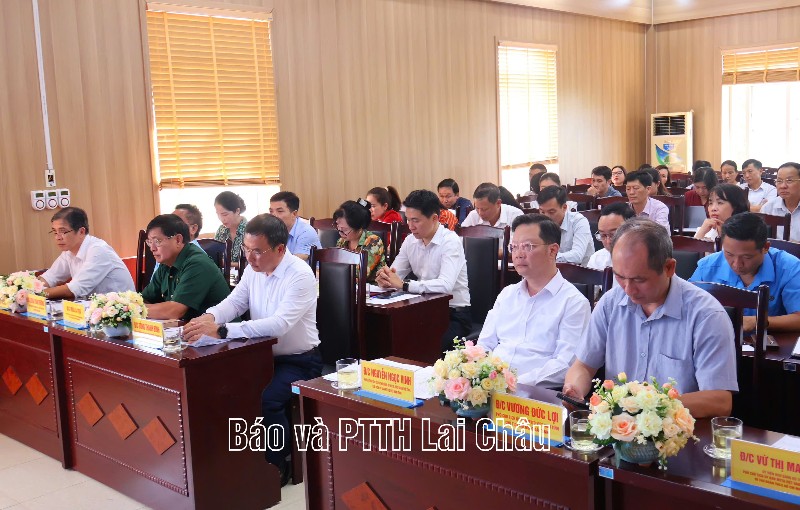Hội nghị nghiên cứu, học tập, quán triệt và triển khai thực hiện một số nghị quyết, chỉ thị của Bộ Chính trị, Tỉnh uỷ, Đảng uỷ