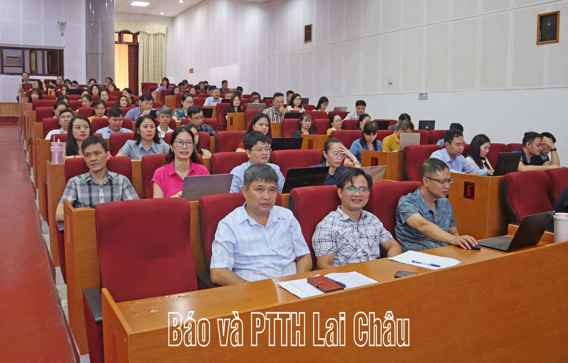 dự