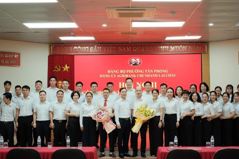 Agribank Chi nhánh Lai Châu công bố Quyết định kiện toàn Ban Chấp hành Đảng bộ