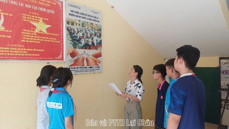 Khổng Lào xây dựng trường học không khói thuốc
