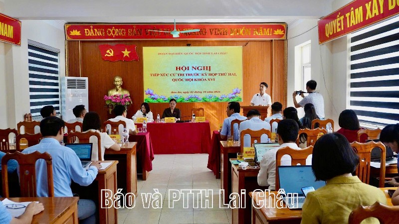 Đoàn đại biểu Quốc hội tỉnh tiếp xúc cử tri xã Bản Bo