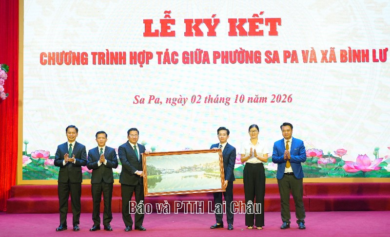 Lễ ký kết hợp tác giữa xã Bình Lư và phường Sa Pa “Chung dãy Hoàng Liên – Nối liền khát vọng”