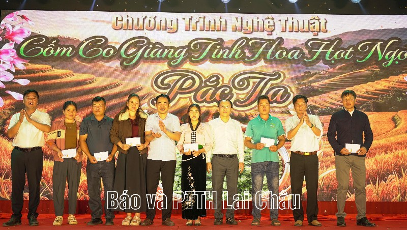 Sôi nổi các hoạt động tại Lễ hội Cốm Co Giàng xã Pắc Ta