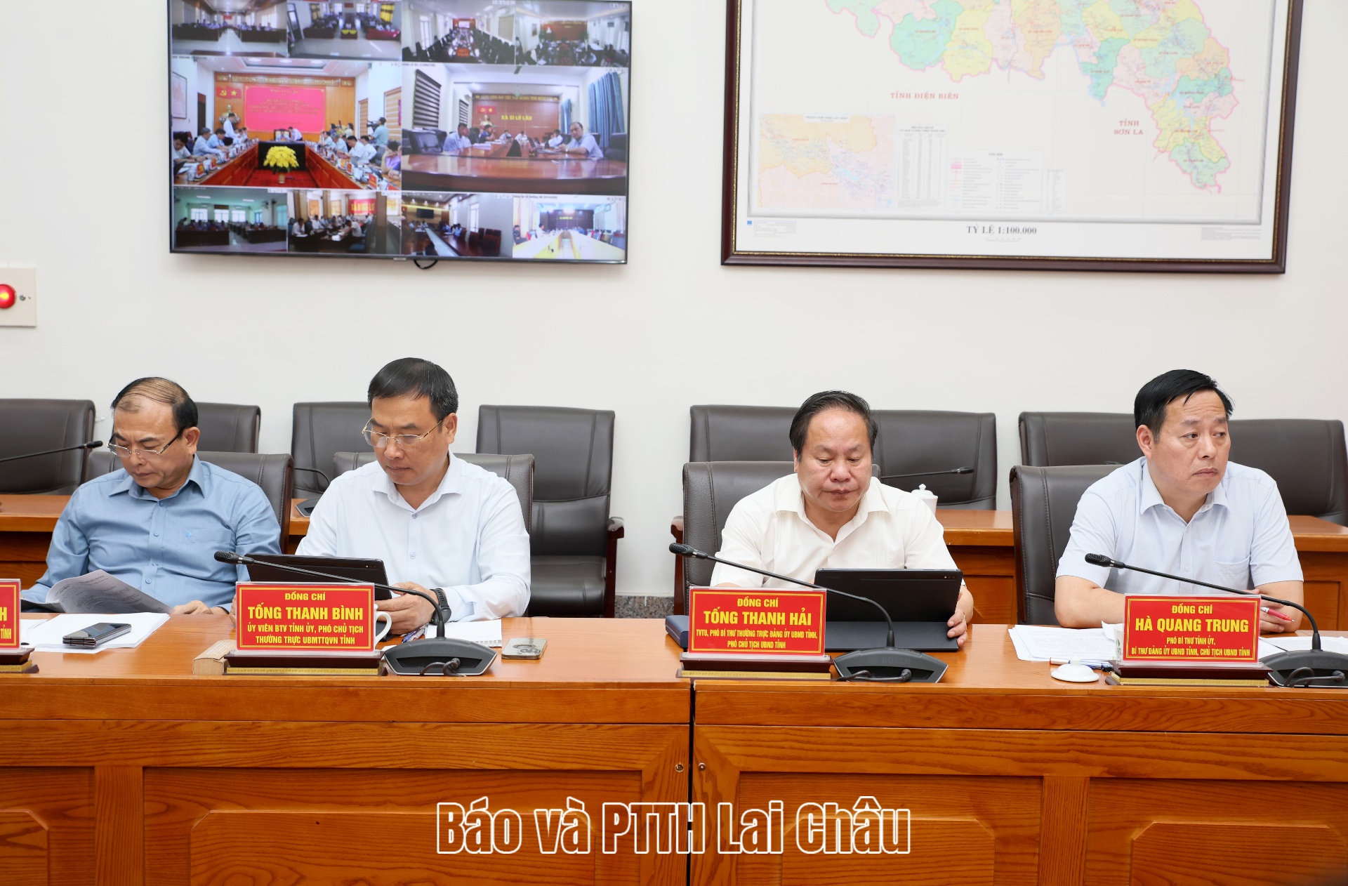 3 3