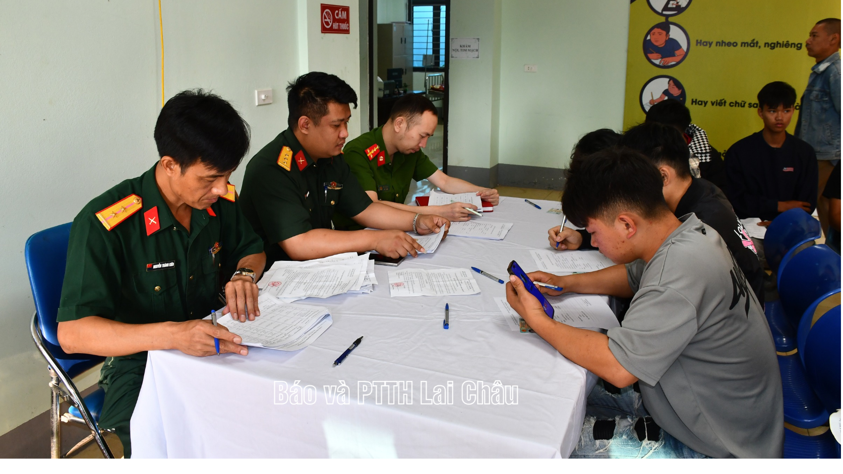 Phường Đoàn Kết tổ chức khám sơ tuyển nghĩa vụ quân sự cho 260 thanh niên