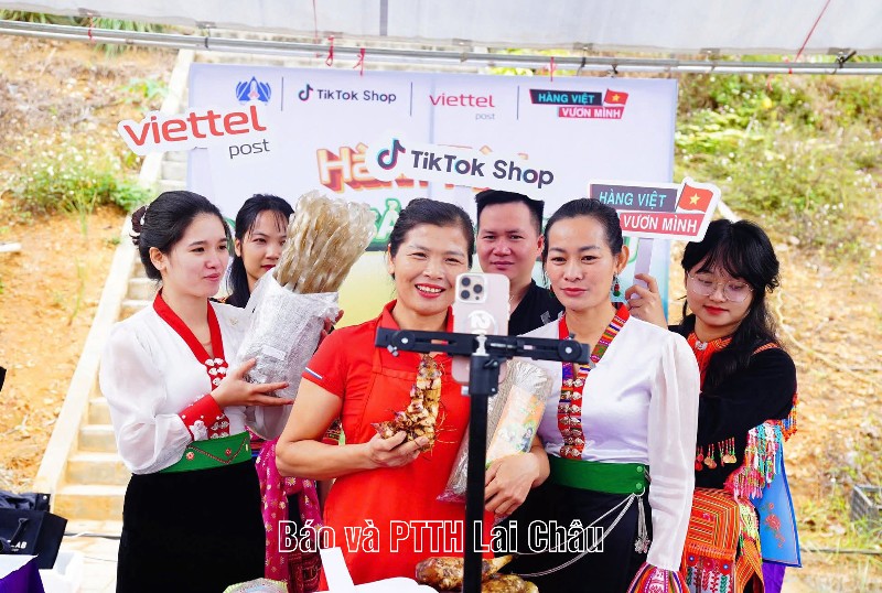 Bình Lư đưa nông sản lên sàn số