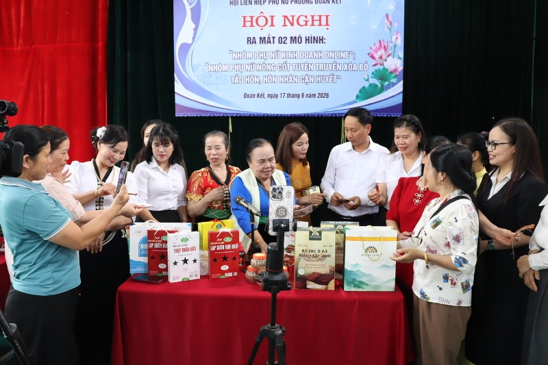 Khi phụ nữ vùng cao tự tin bước vào kinh tế số