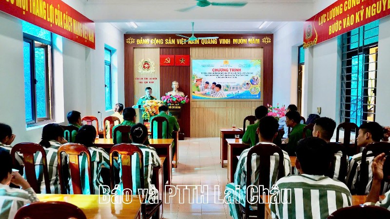 Tư vấn, giới thiệu việc làm cho phạm nhân Trại Tạm giam Công an tỉnh