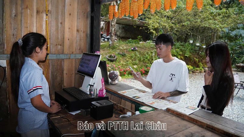  Thanh toán không dùng tiền mặt tại các bản du lịch cộng đồng