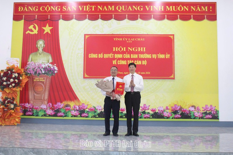 Công bố Quyết định của Ban Thường vụ Tỉnh ủy về công tác cán bộ.