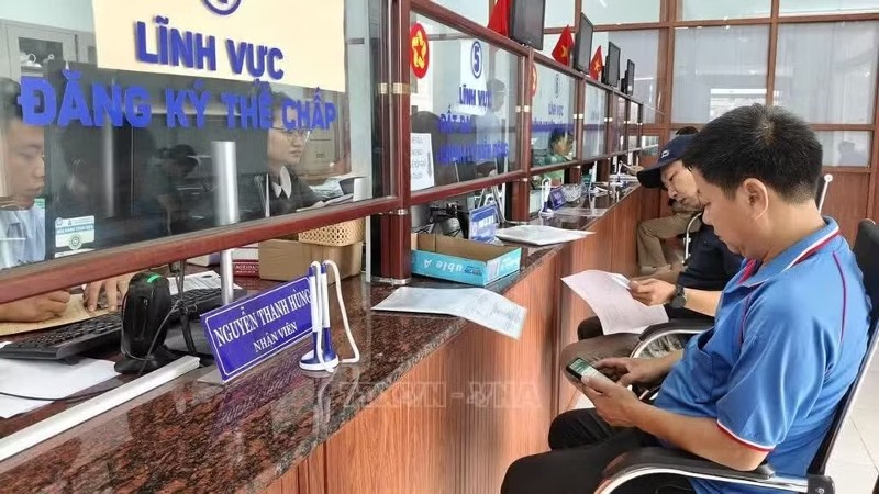 Hoàn thiện hệ thống vị trí việc làm trong hệ thống chính trị gắn với xây dựng đội ngũ cán bộ và quản lý biên chế