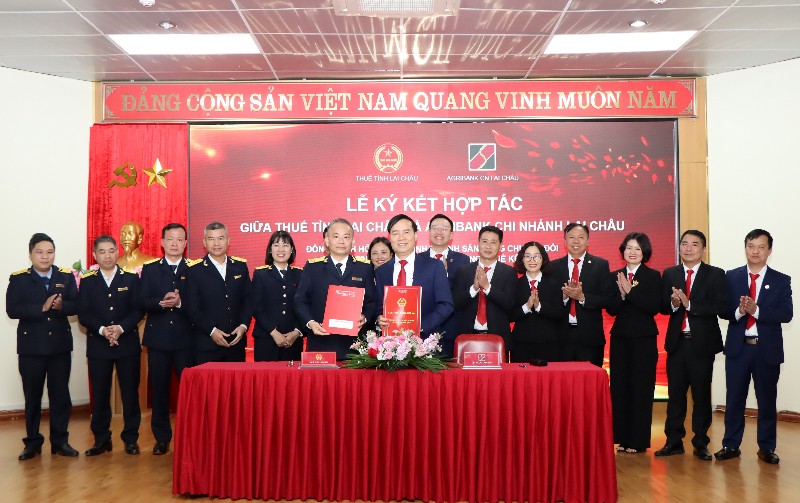 Ký kết hợp tác hỗ trợ hộ kinh doanh sẵn sàng chuyển đổi từ thuế khoán sang kê khai