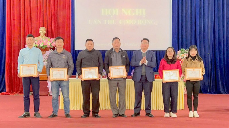 Ban Chấp hành Đảng bộ xã Mường Than nhiệm kỳ 2025-2030: Hội nghị lần thứ 4 (mở rộng)