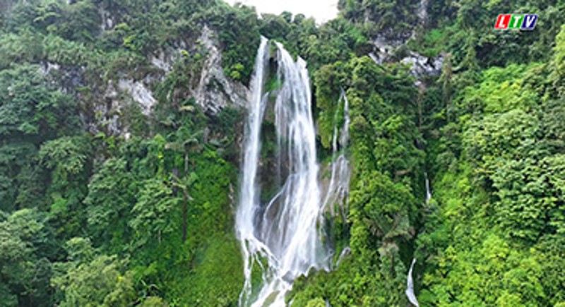 DẢI LỤA TRẮNG GIỮA ĐẠI NGÀN LAI CHÂU