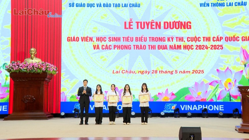 Tuyên dương 5 giáo viên và hơn 200 học sinh tiêu biểu
