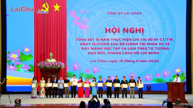 Tổng kết 10 năm thực hiện Chỉ thị số 05 của Bộ Chính trị