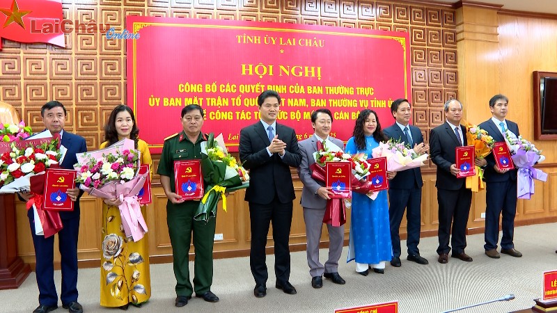 Công bố các quyết định của Ban Thường trực Uỷ ban Mặt trận Tổ quốc, Ban Thường vụ Tỉnh ủy về công tác tổ chức bộ máy và cán bộ