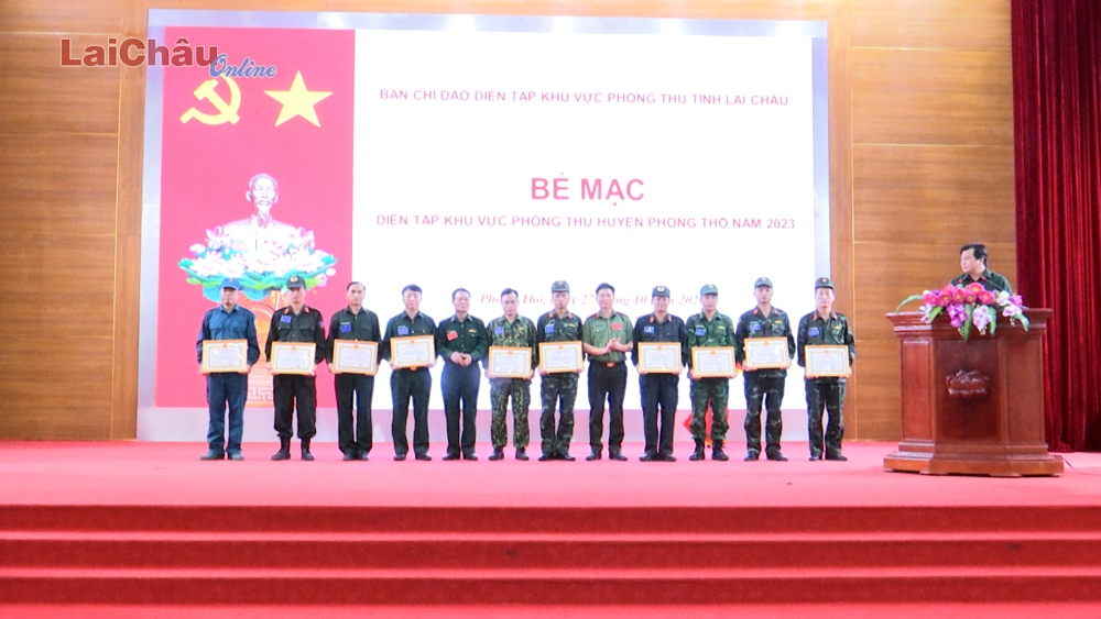 Diễn tập khu vực phòng thủ huyện Phong Thổ năm 2023