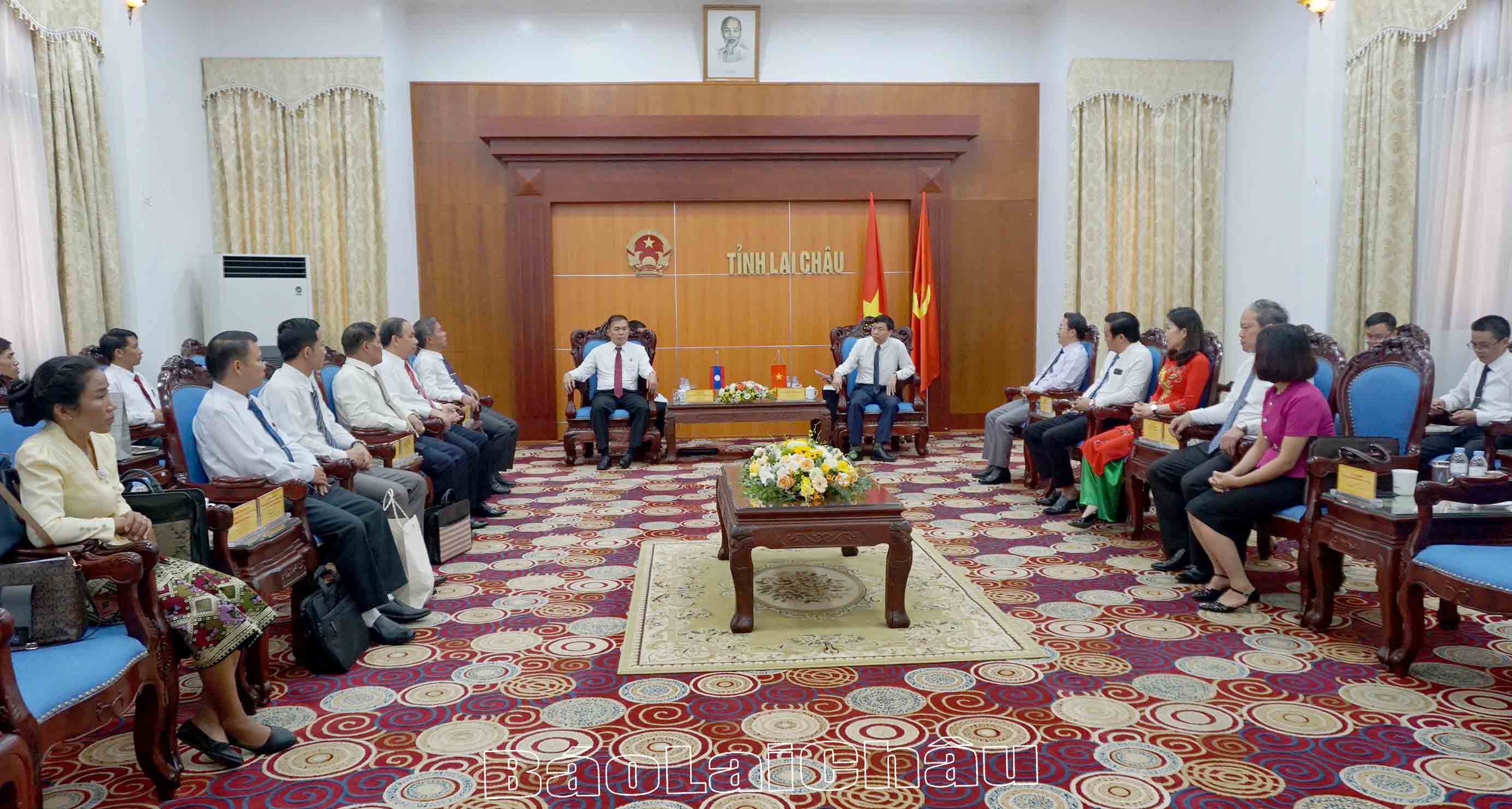 Phó Bí thư Thường trực Tỉnh ủy tiếp xã giao Đoàn Đại biểu Ủy ban Mặt trận Lào xây dựng đất nước 3 tỉnh Bắc Lào