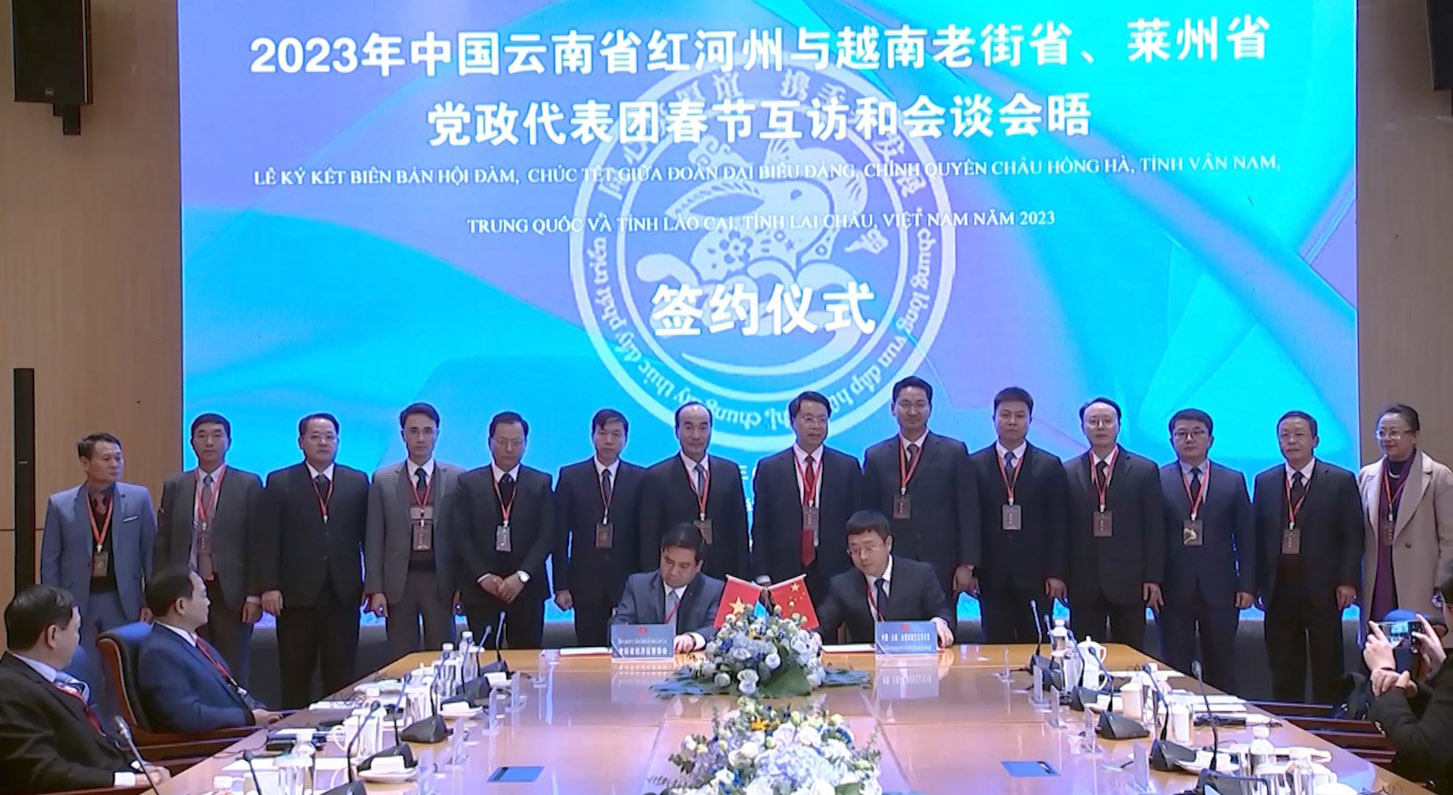 Hội đàm, chúc tết giữa Đoàn Đại biểu Đảng, chính quyền Châu Hồng Hà (tỉnh Vân Nam, Trung Quốc) với tỉnh Lào Cai, Lai Châu (Việt Nam) năm 2023