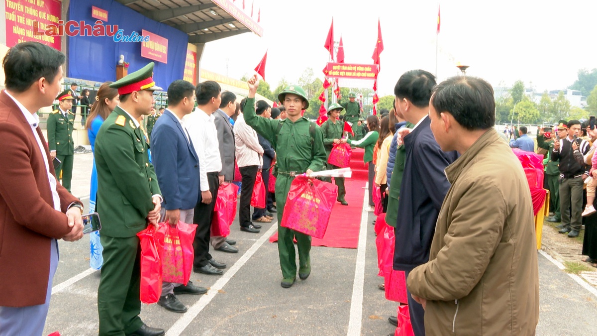 Sôi nổi ngày hội tòng quân