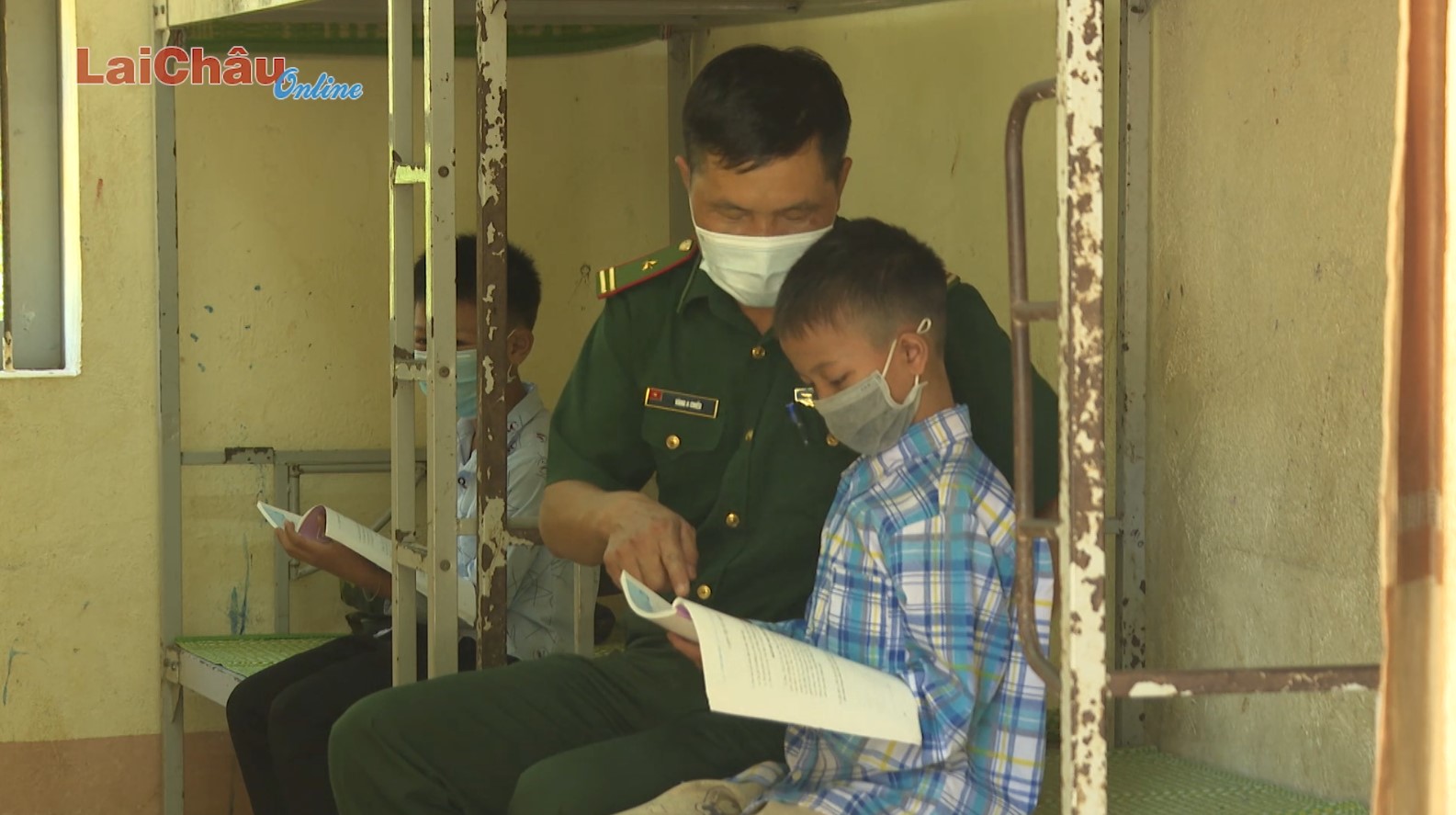 Chắp cánh ước mơ, nâng bước em đến trường 