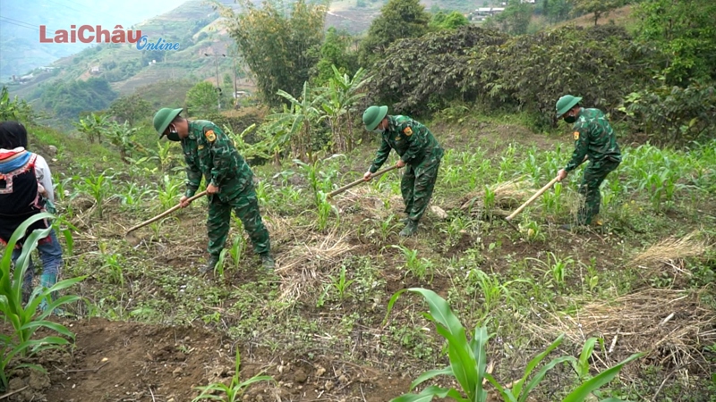 Thắm tình quân dân