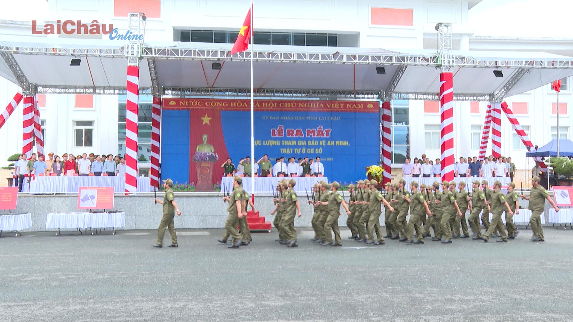 Lễ ra mắt lực lượng tham gia bảo vệ ANTT ở cơ sở